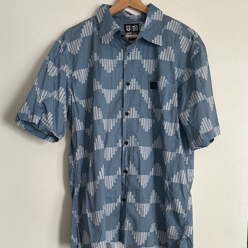 Hawaiian Hawaii’s Finest Men’s Button Down Short Sleeve Shirt Size XL